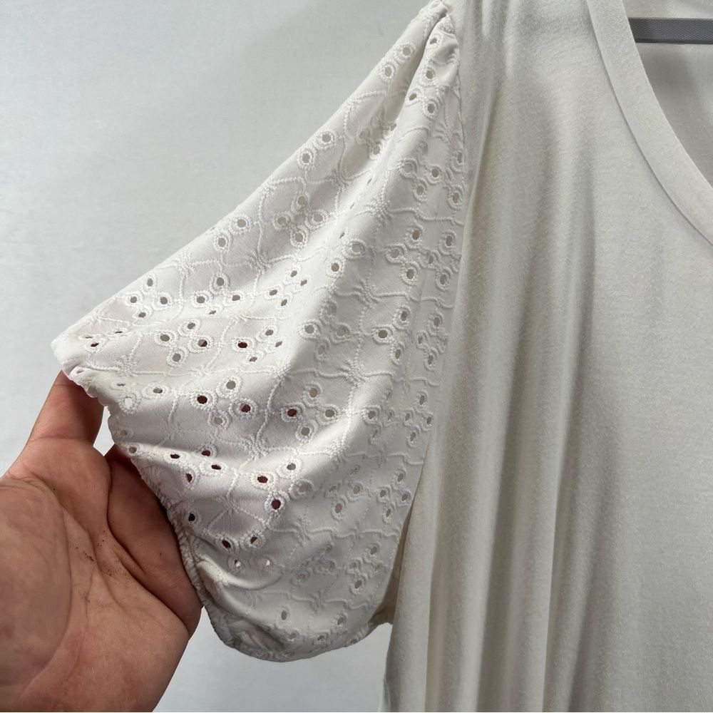 Torrid Eyelet Puff Sleeve Classic Fit Super Soft Scoop Blouse 0820 - Picture 4 of 11